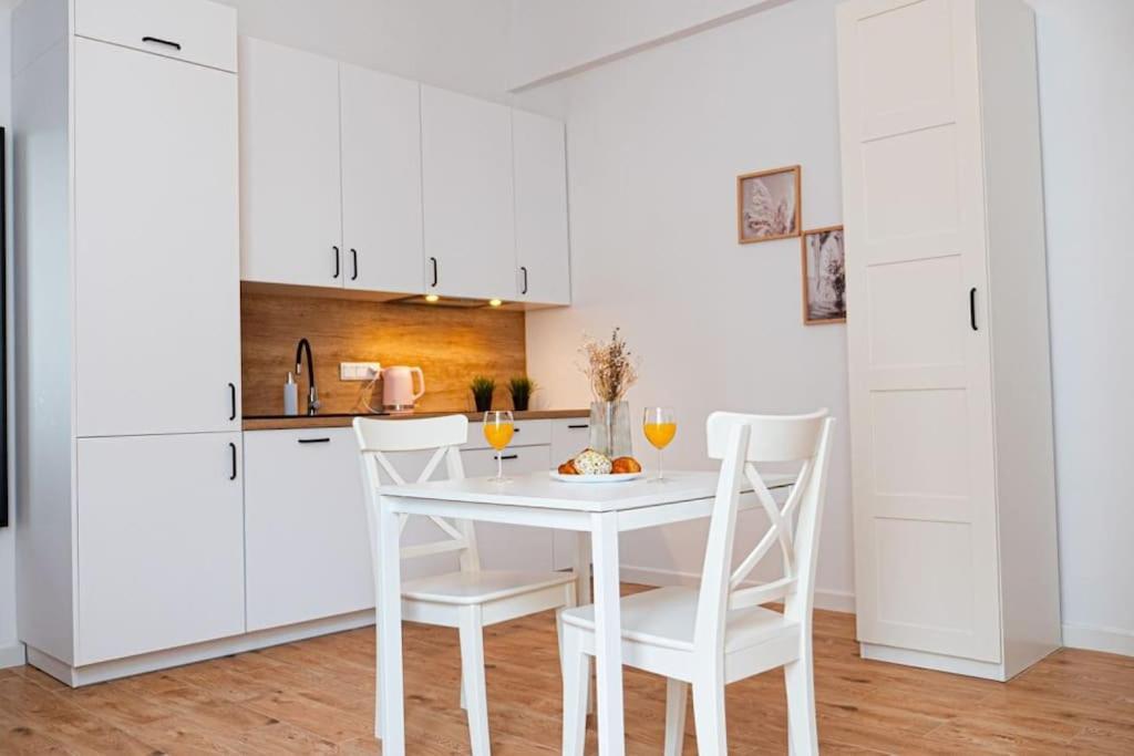 Komfortowy Apartament W Centrum วอร์ซอ ภายนอก รูปภาพ